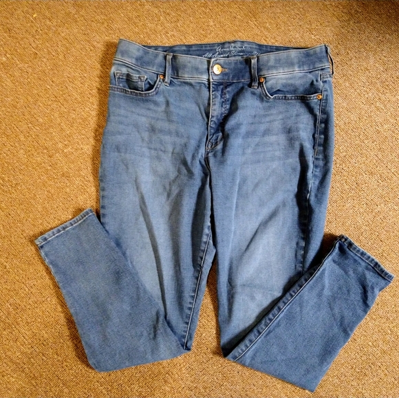 Slimming Gloria Vanderbilt Stretch Jeans - Picture 3 of 15